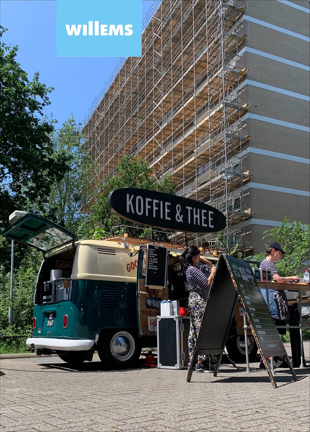 Gezellig koffiemoment met bewoners Heliotrooplaan